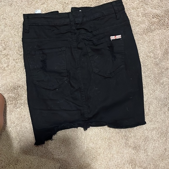 Black distressed denim skirt - Picture 2 of 3